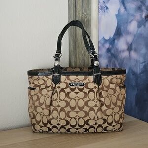 COACH Brown Signature Shoulder Bag 💕 Excellent Condition!